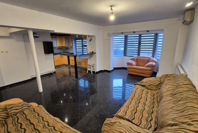 Apartament cu 3 camere, bloc 1990 - bd. Decebal piata Alba Iulia - 2