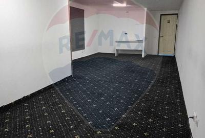 Spatiu de birouri/comercial de 45mp de inchiriat in zona Nicolina - 2