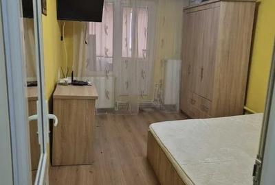 Garsoniera parter, Razboieni, cu balcon