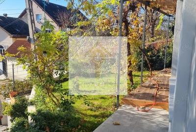 Casă cu 4 camere cu Teren 600 Mp în Central - 1