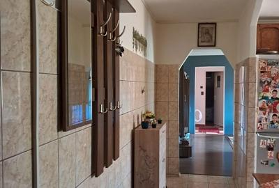Apartament cu 3 camere decomandat în Micro 16 - 1