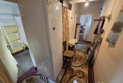 Apartament cu 3 camere semidecomandat în Central