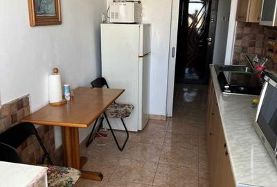 Apartament cu 2 camere semidecomandat în Micro 6 - 2