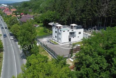 Casă cu 6 camere cu Teren 982 Mp în Central - 8