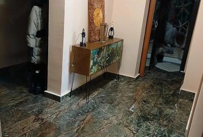 Apartament cu 4 camere decomandat în Găești - 7