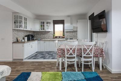 Casă cu 7 camere cu Teren 273 Mp în Dumbrăvița