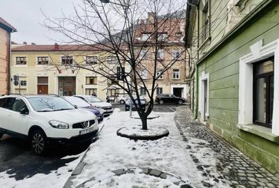Spațiu comercial, de 38 mp, în Central - 8
