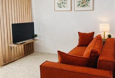 Garsonieră decomandată, mobilată în Tractorul