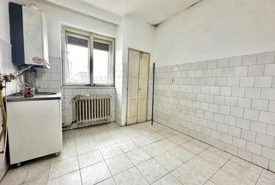 Apartament cu 2 camere semidecomandat în Cetate
