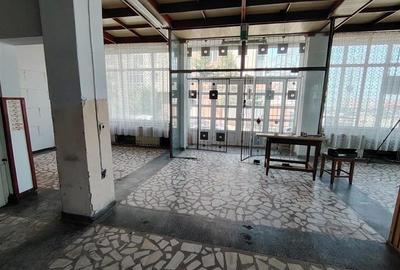 Spațiu comercial, de 474 mp, în Central - 6