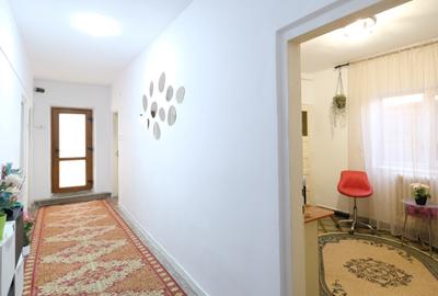 Casă individuală cu 8 camere cu Canalizare în Central - 5