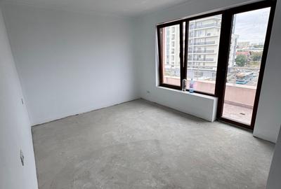 Apartament cu 3 camere semidecomandat în Berceni