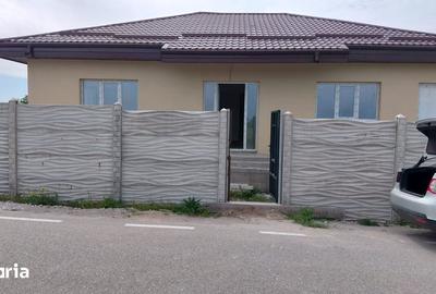 Casă cu 4 camere cu Teren 450 Mp în Malu Mare - 11