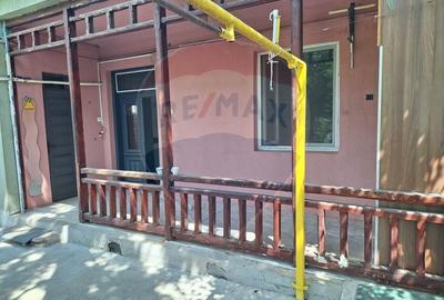 Casă cu 2 camere cu Teren 140 Mp în Eroii Revoluției - 1
