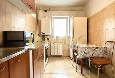Apartament cu 3 camere decomandat în Burdujeni
