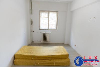 Spațiu comercial, de 66 mp, în Piața Nouă - 11