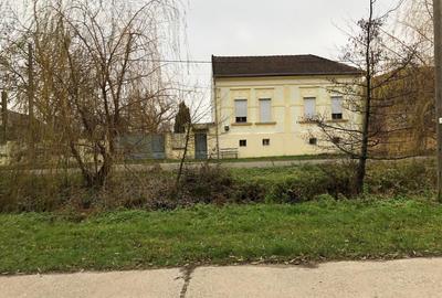 Casă cu 3 camere decomandat în Tileagd - 1