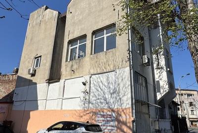 Casă cu 8 camere cu Teren 132 Mp în Gara de Nord - 18
