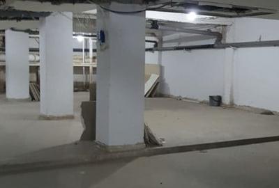 Spațiu comercial, de 340 mp, în Central - 3