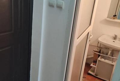 Garsonieră decomandată în Roman
