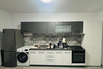 Casă cu 4 camere cu Canalizare în Central - 2