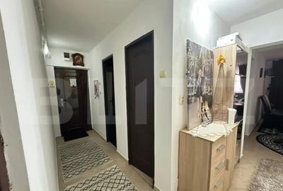 Apartament cu 3 camere decomandat în Bejan