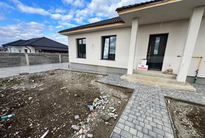 Casa individuala cu 5 ari teren, semifinisata, zona Aerodrom - 16