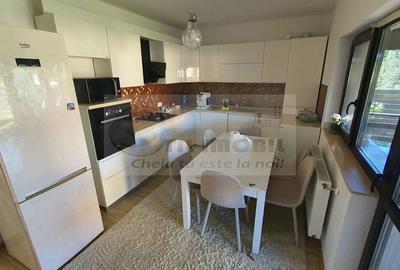 Casa/Vila de inchiriat - 750 euro - 14