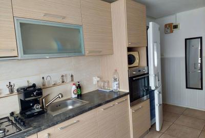 Apartament cu 3 camere semidecomandat în Lotus