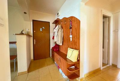 Apartament cu 3 camere decomandat, mobilat în Soarelui