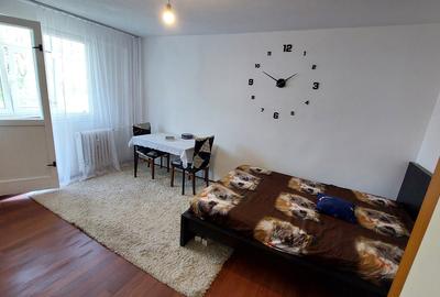 Apartament cu 2 camere decomandat, mobilat în Est