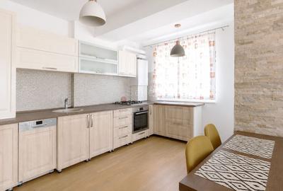 Apartament cu 3 camere decomandat, mobilat în Central - 2