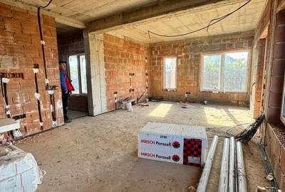 Casa individuala la rosu - 130 mp utili, teren 440 mp, drum privat - 11