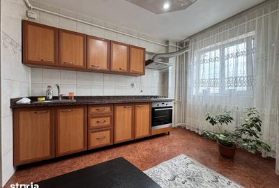Apartament cu 2 camere decomandat în Cornișa