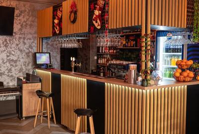 Spațiu comercial, de 300 mp, în Central - 6