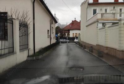 Teren de 3929 mp, în Cetate - 10