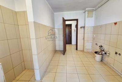 Apartament cu 2 camere decomandat în Tomis II - 8