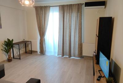 Apartament cu 2 camere decomandat în Universitate