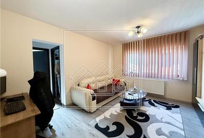 Apartament cu 2 camere semidecomandat în Aeroport