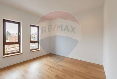 Duplex cu 3 camere cu Teren 325 Mp în Sânmihaiu Român - 4