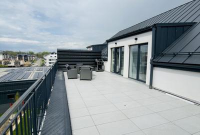 Apartament cu 3 camere decomandat în Tractorul - 3