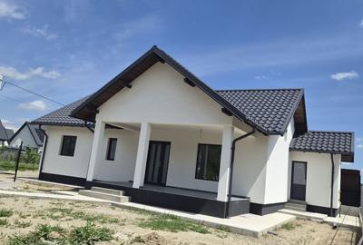 Casă cu 4 camere în Mărgineni - 4