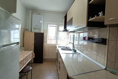 Apartament cu 3 camere decomandat, mobilat în 1 Decembrie - 2
