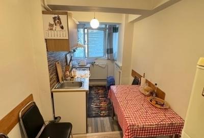 Alexandru - Zimbru - 2 camere decomandat - mobilat - etaj intermediar - 4