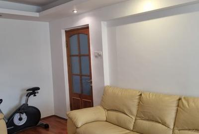 Apartament cu 3 camere decomandat în Orizont