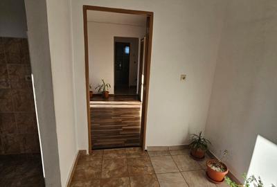 Apartament 2 camere,2 balcoane,Zona Scoala Generala Andrei Saguna - 16
