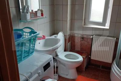 Casă cu 3 camere cu Teren 476 Mp în Central - 2