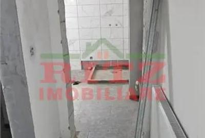 Apartament cu 3 camere decomandat în Caracal - 1