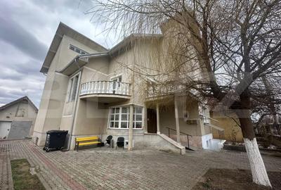 Casa individuala S+P+1+M, 13 camere, 300mp utili, 850mp teren, Barabant - 1