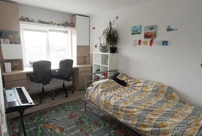 Apartament cu 4 camere decomandat în Central - 9